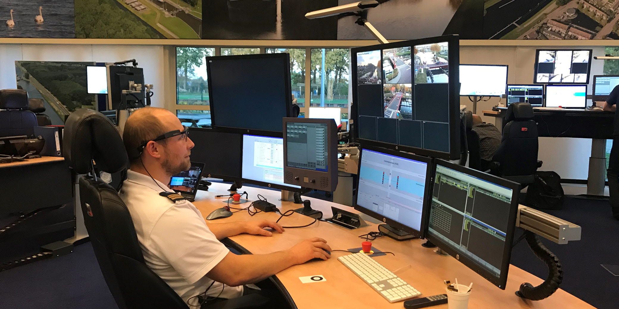 Tobii Pro Glasses 2 wearable eye tracking is used to improve bridge operators' performance